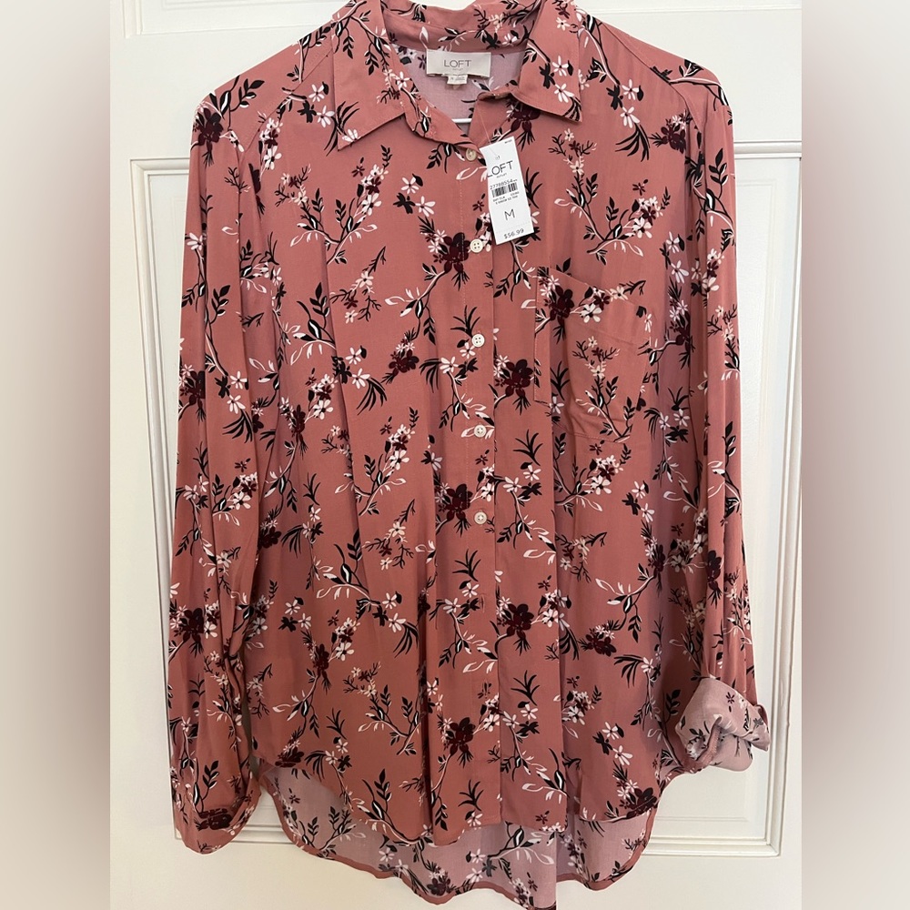 LOFT- NWT- Size M-Women’s pink long sleeve button-down blouse.